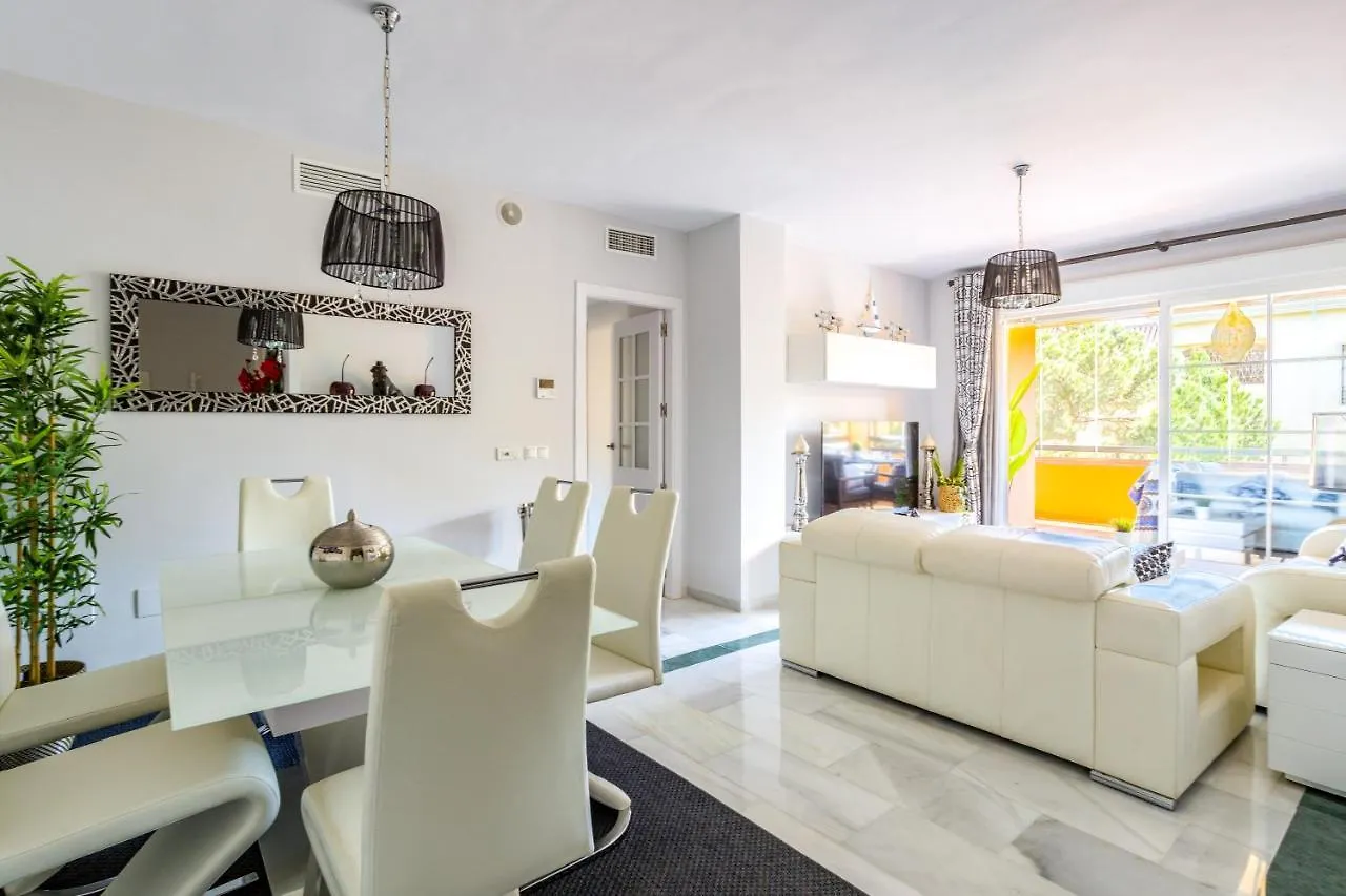 Oleholidays Genova Junto A Marriot Marbella Apartment
