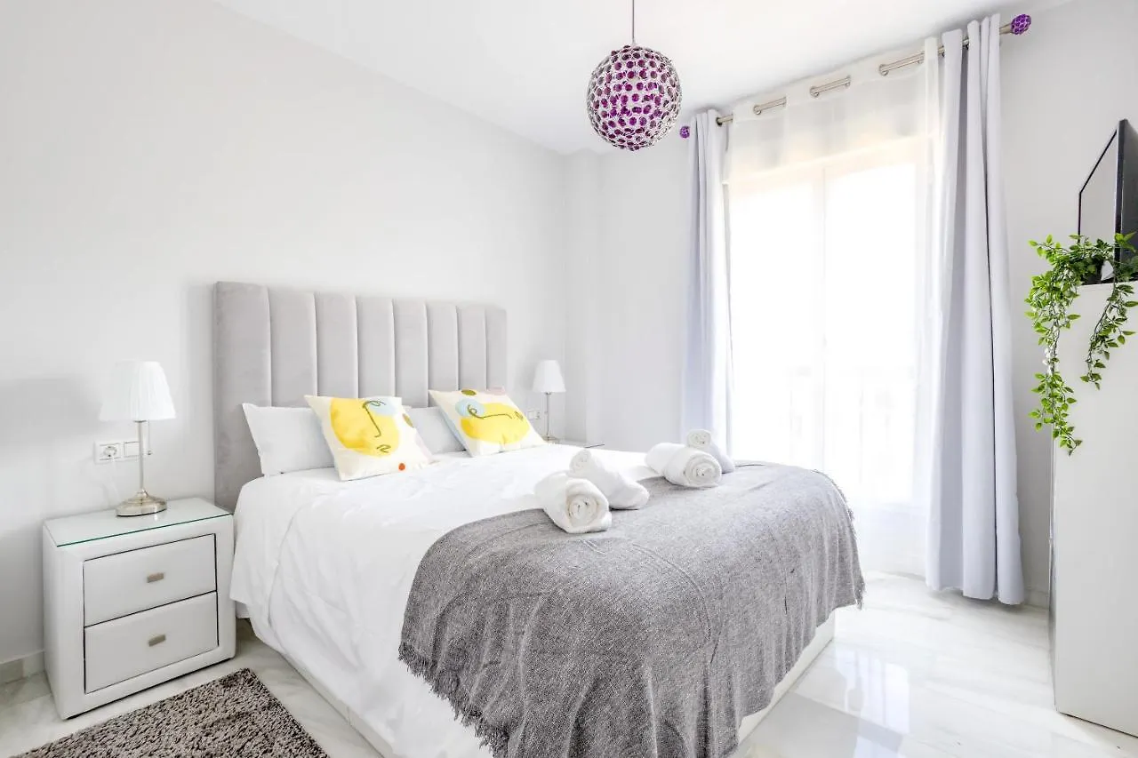 Oleholidays Genova Junto A Marriot Marbella Spain