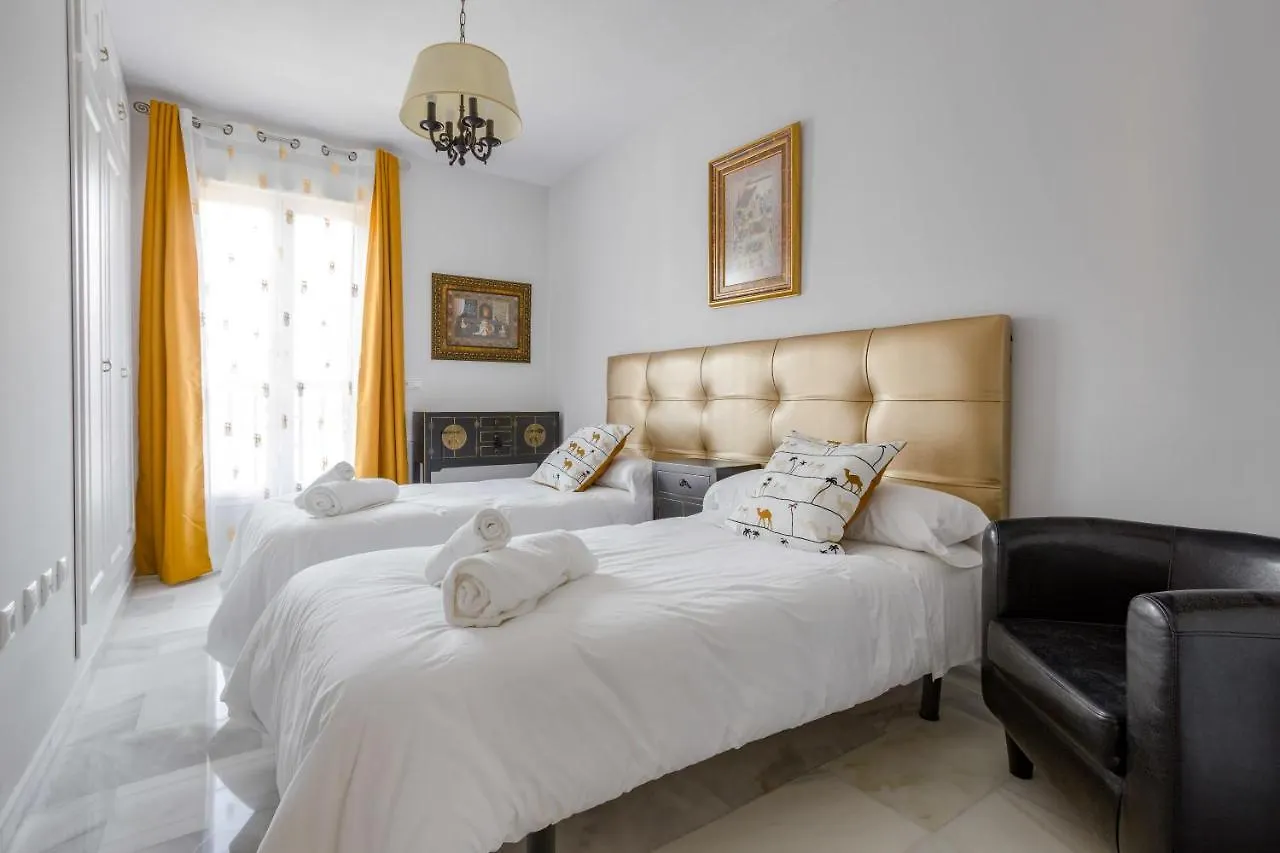 Oleholidays Genova Junto A Marriot Marbella